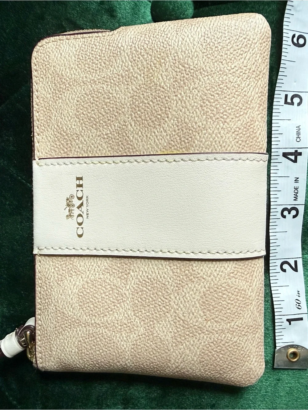 Coach Signature Canvas Corner Zip Wristlet Sand Chalk CW854